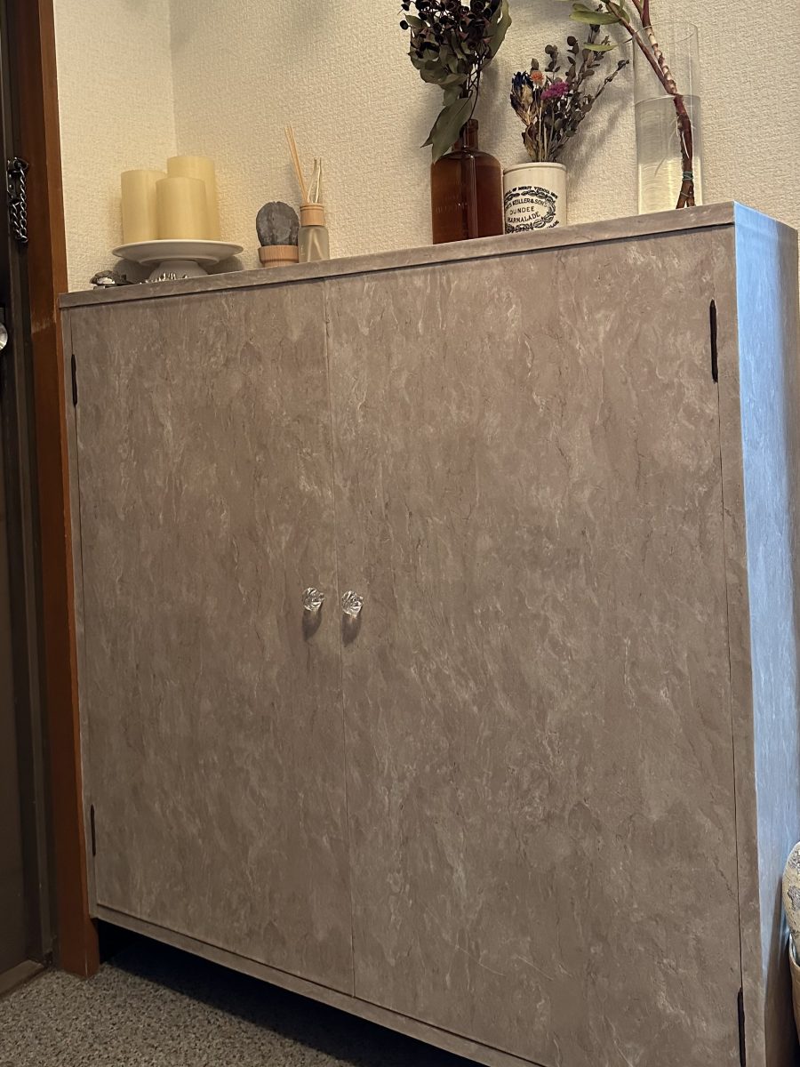 貼ってはがせるリメイクシート